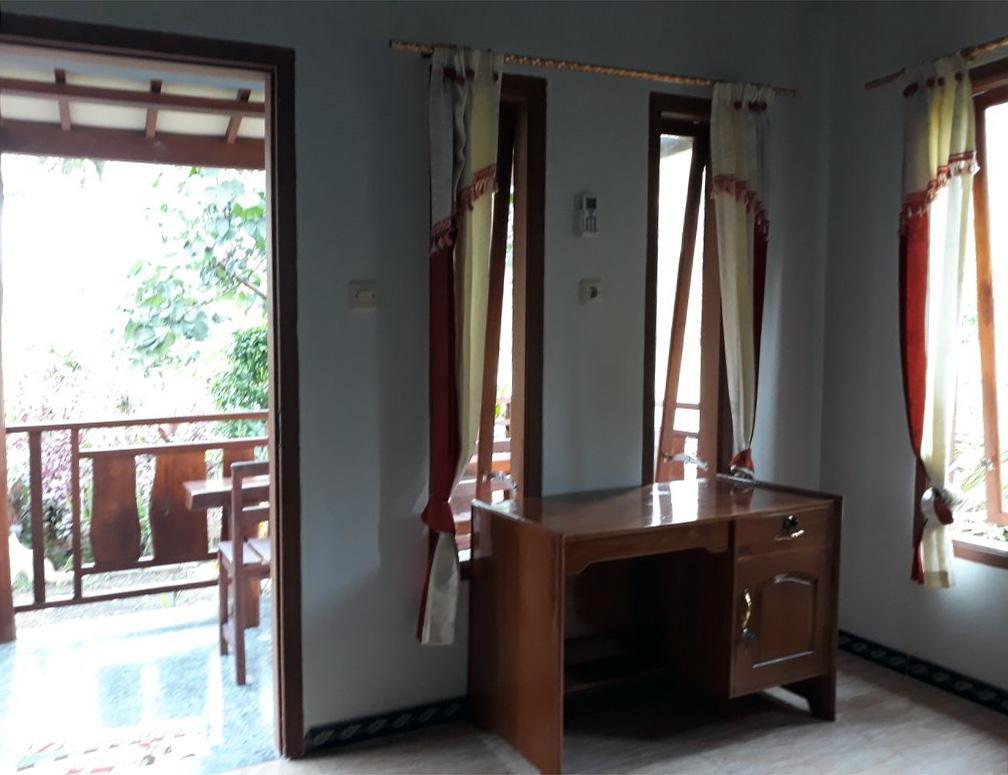 Red Island Bungalows Pasanggaran Room photo